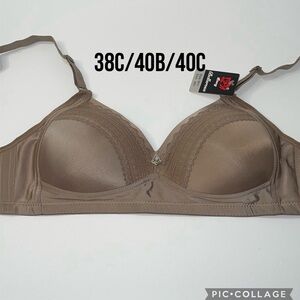 NWT Push Up Light Padded Wireless No Wire 3 Hooks Bra.
New Arrival